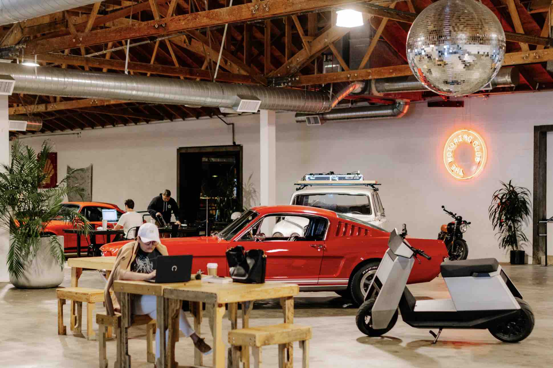 How Business Credit Monitoring Is Powering Up Iconic Brands